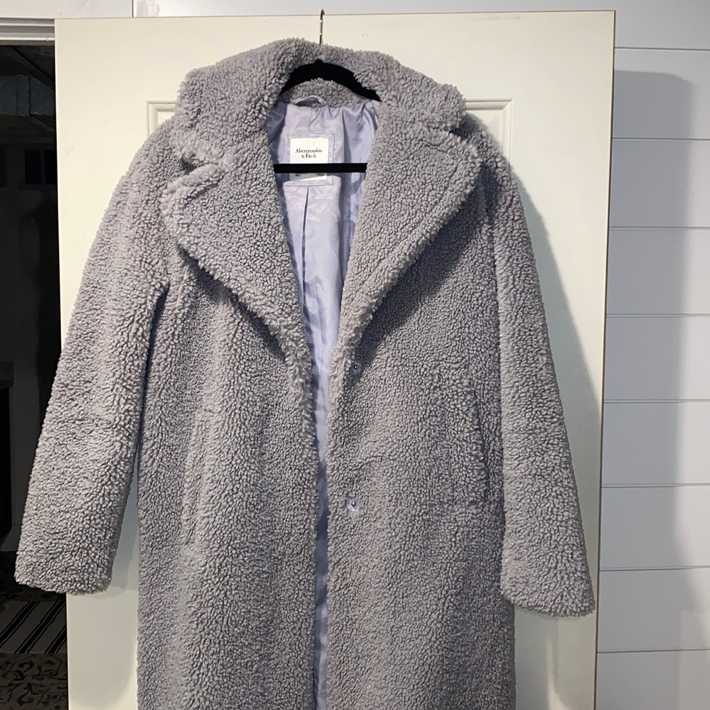 Ambercrombie & Fitch- small gray Sherpa coat